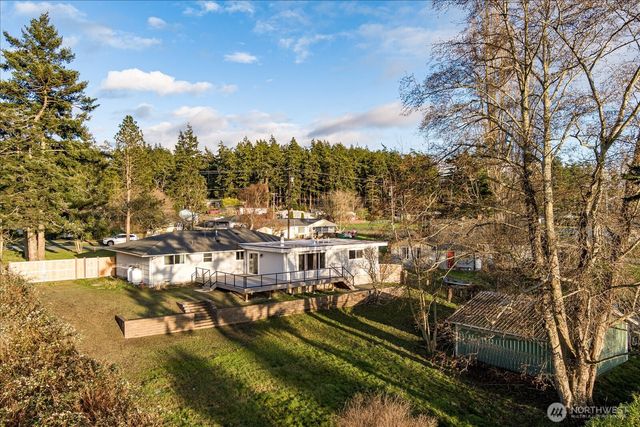 1321 Orchard Loop, Oak Harbor, WA 98277