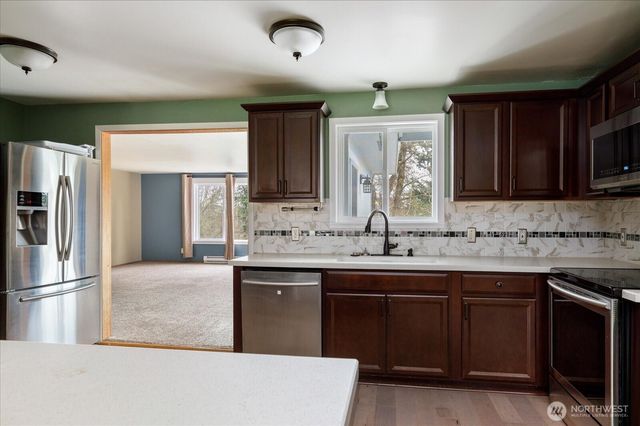 1321 Orchard Loop, Oak Harbor, WA 98277