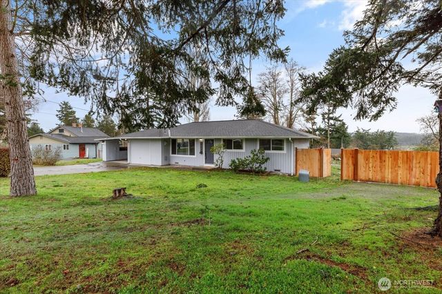 1321 Orchard Loop, Oak Harbor, WA 98277