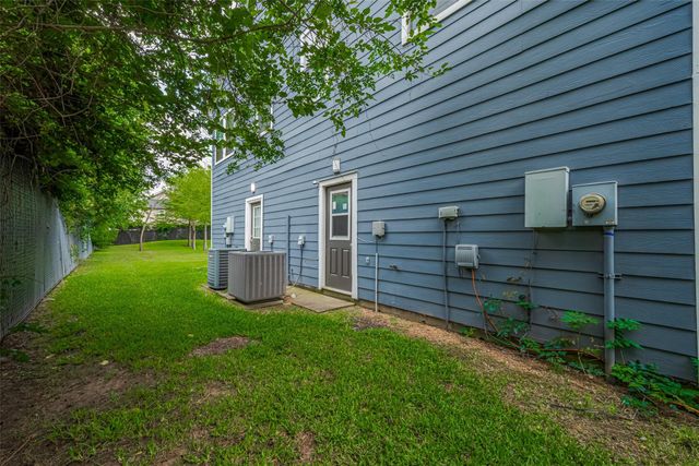 15210 Addicks Stone Drive B, Houston, TX 77082