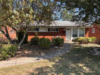 370 Princeton Dr, Penn Hills, PA 15235