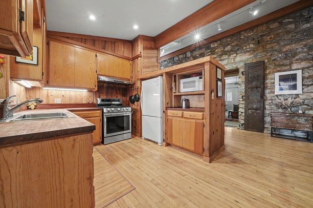 21376 Consolation, Volcano, CA 95689