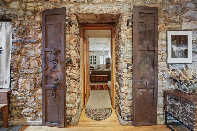 21376 Consolation, Volcano, CA 95689