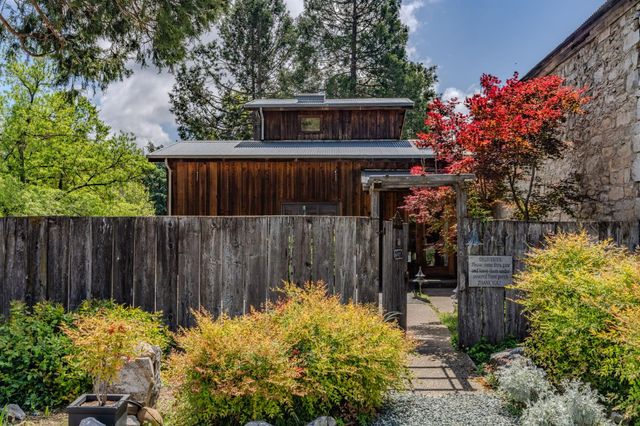 21376 Consolation, Volcano, CA 95689