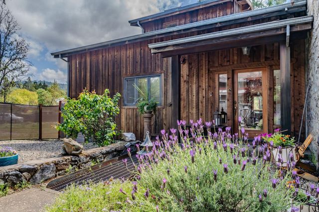 21376 Consolation, Volcano, CA 95689