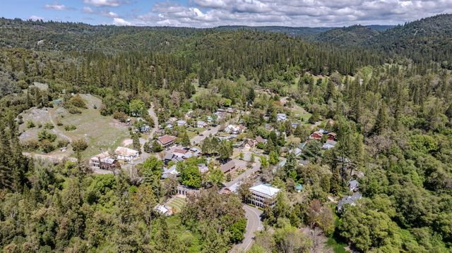 21376 Consolation, Volcano, CA 95689