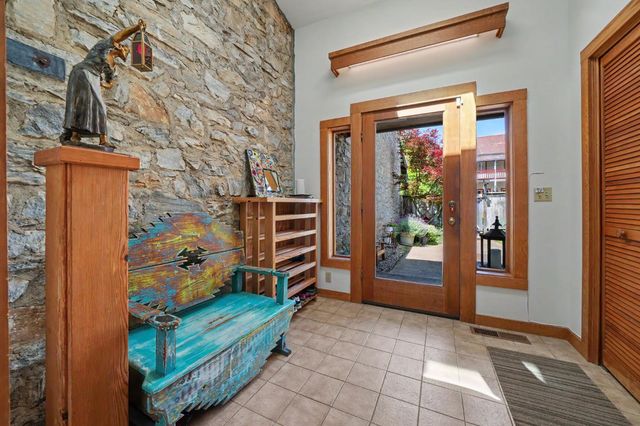 21376 Consolation, Volcano, CA 95689