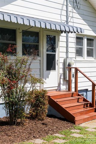 994 Riceville Road, Asheville, NC 28805