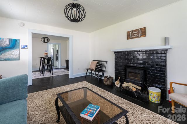 994 Riceville Road, Asheville, NC 28805