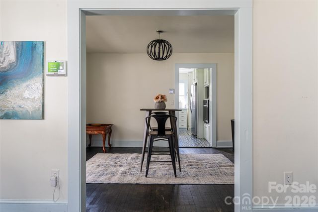 994 Riceville Road, Asheville, NC 28805