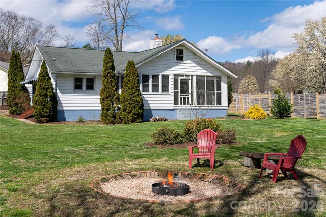 994 Riceville Road, Asheville, NC 28805