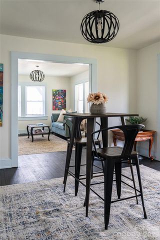 994 Riceville Road, Asheville, NC 28805