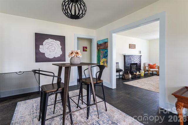 994 Riceville Road, Asheville, NC 28805