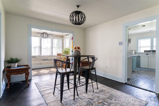 994 Riceville Road, Asheville, NC 28805