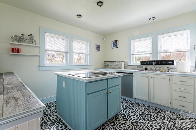 994 Riceville Road, Asheville, NC 28805