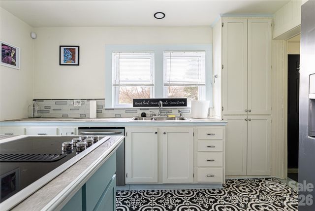 994 Riceville Road, Asheville, NC 28805