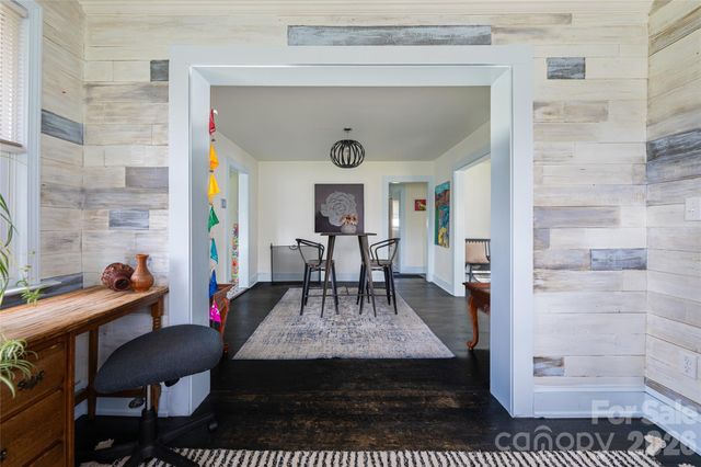 994 Riceville Road, Asheville, NC 28805