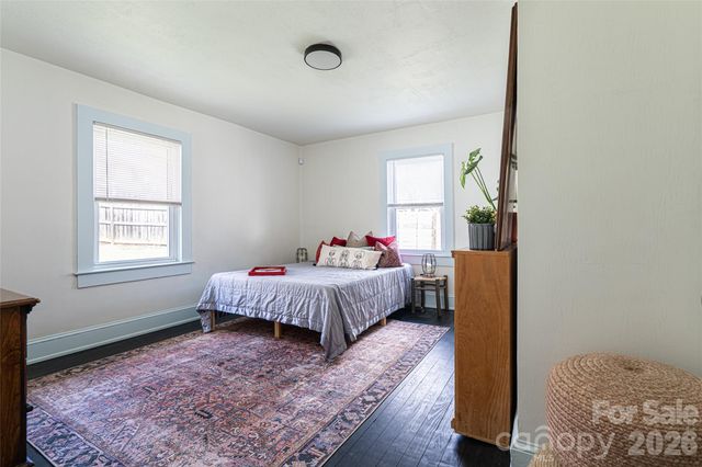 994 Riceville Road, Asheville, NC 28805