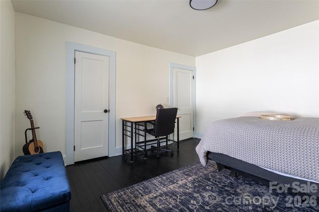 994 Riceville Road, Asheville, NC 28805