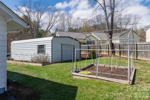 994 Riceville Road, Asheville, NC 28805