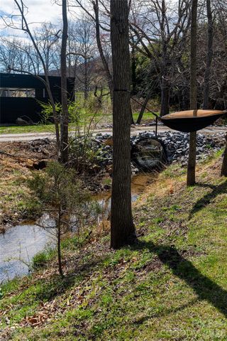 994 Riceville Road, Asheville, NC 28805