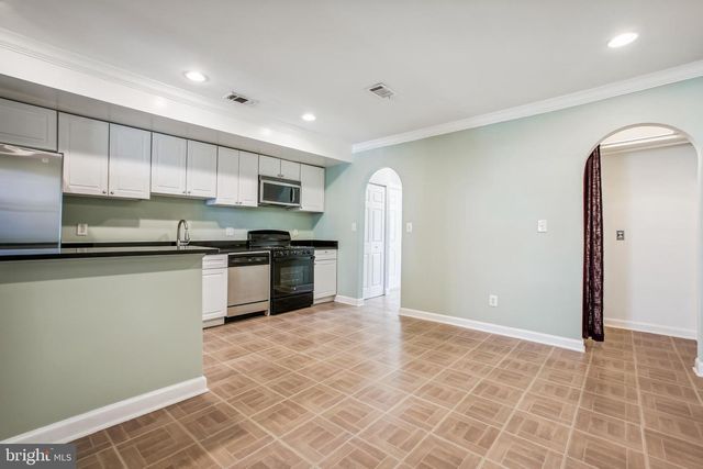 1246 QUEEN ST NE #3, Washington, DC 20002