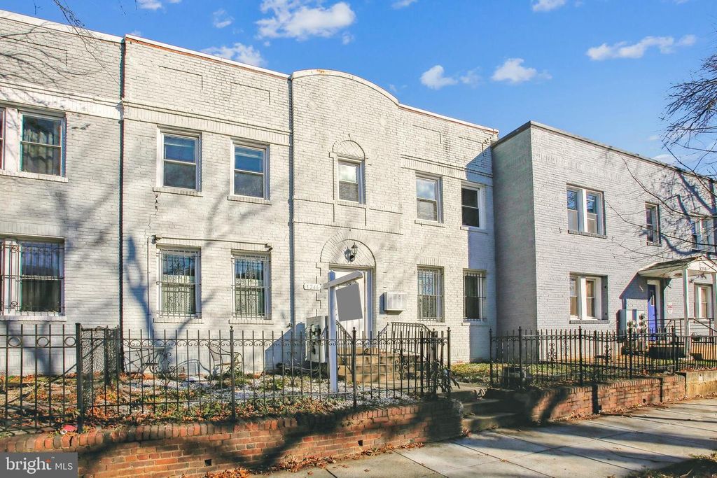 1246 QUEEN ST NE #3, Washington, DC 20002