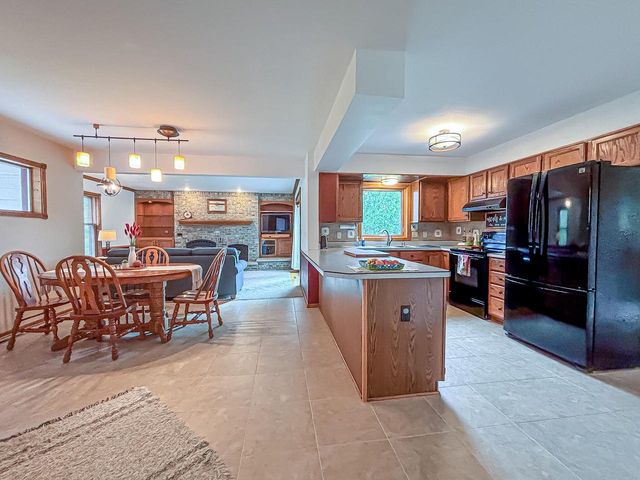 13130 Scarborough DRIVE, New Berlin, WI 53151