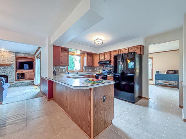 13130 Scarborough DRIVE, New Berlin, WI 53151