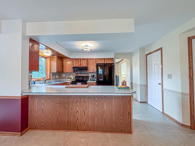 13130 Scarborough DRIVE, New Berlin, WI 53151
