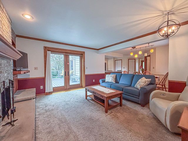 13130 Scarborough DRIVE, New Berlin, WI 53151