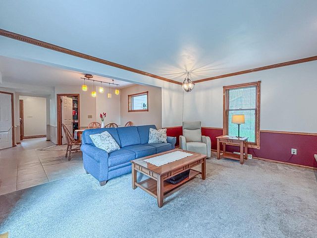 13130 Scarborough DRIVE, New Berlin, WI 53151