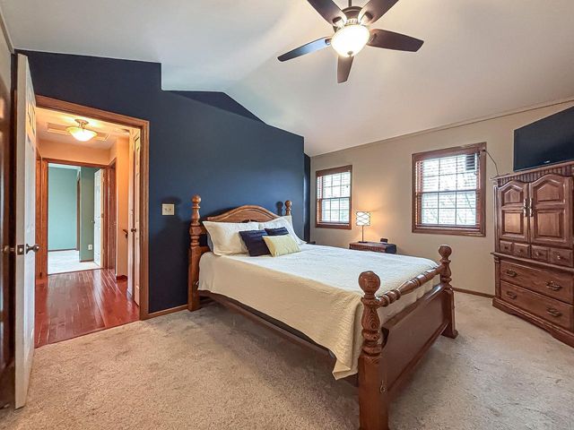 13130 Scarborough DRIVE, New Berlin, WI 53151