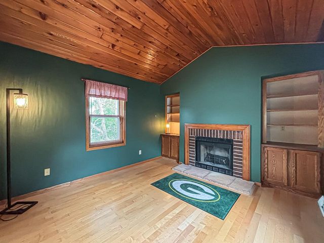 13130 Scarborough DRIVE, New Berlin, WI 53151
