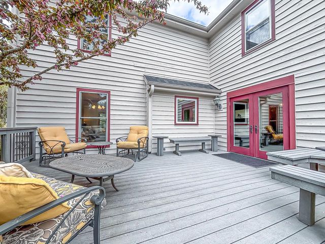 13130 Scarborough DRIVE, New Berlin, WI 53151