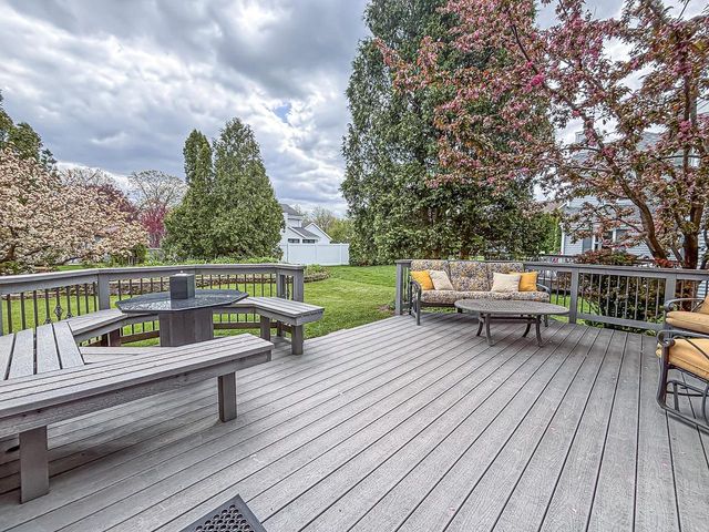 13130 Scarborough DRIVE, New Berlin, WI 53151