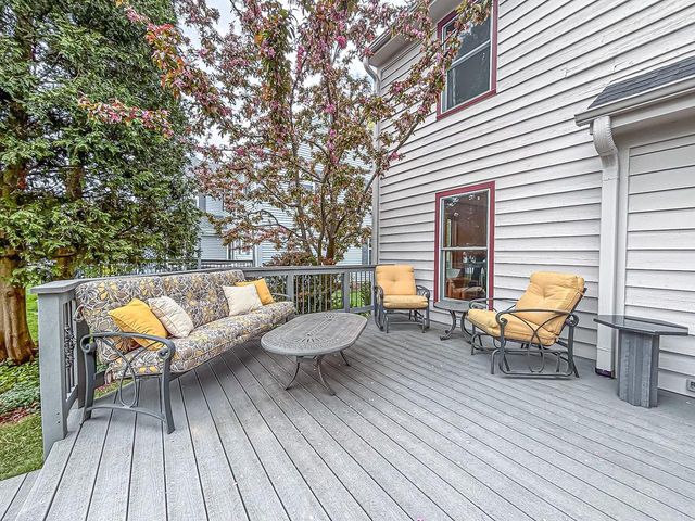 13130 Scarborough DRIVE, New Berlin, WI 53151