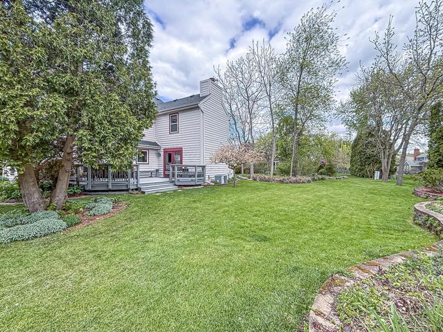 13130 Scarborough DRIVE, New Berlin, WI 53151