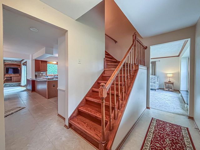 13130 Scarborough DRIVE, New Berlin, WI 53151