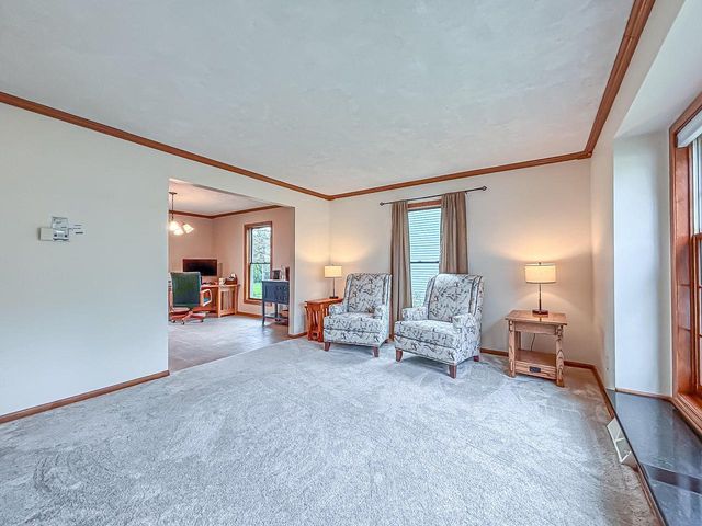 13130 Scarborough DRIVE, New Berlin, WI 53151