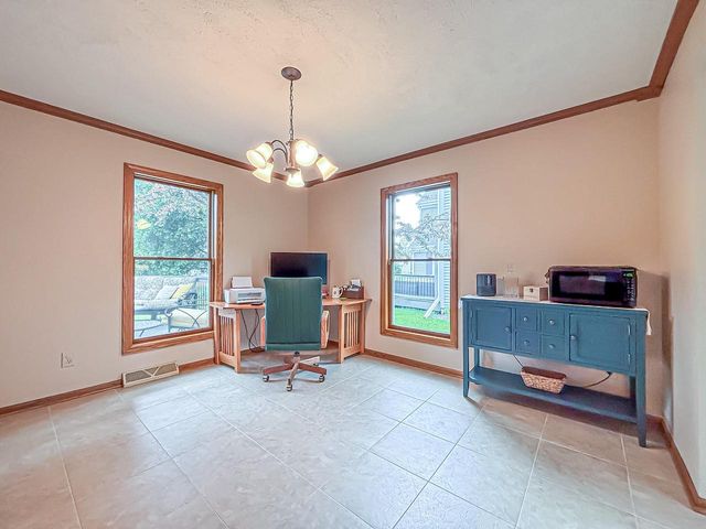 13130 Scarborough DRIVE, New Berlin, WI 53151