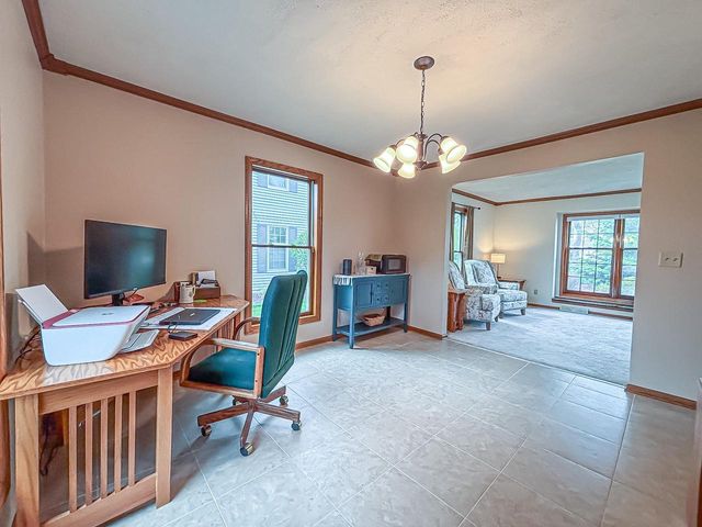 13130 Scarborough DRIVE, New Berlin, WI 53151