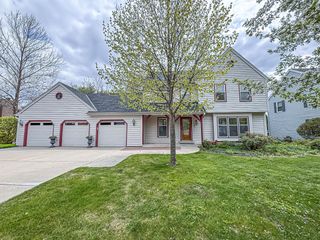 13130 Scarborough DRIVE, New Berlin, WI 53151