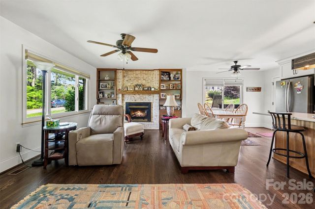 7107 Rolling Hills Drive, Sherrills Ford, NC 28673