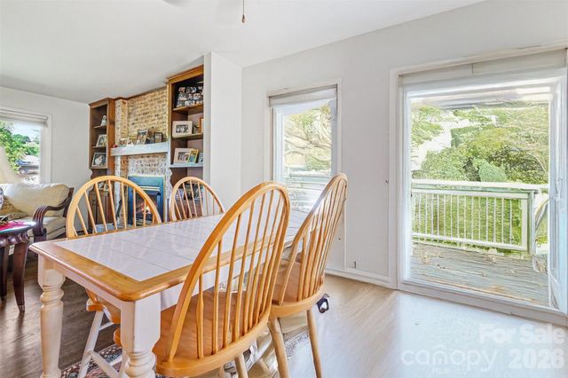 7107 Rolling Hills Drive, Sherrills Ford, NC 28673