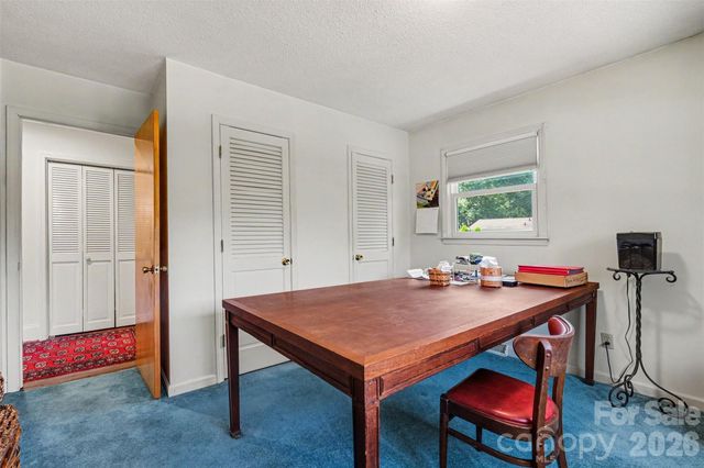 7107 Rolling Hills Drive, Sherrills Ford, NC 28673