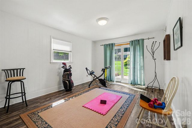 7107 Rolling Hills Drive, Sherrills Ford, NC 28673
