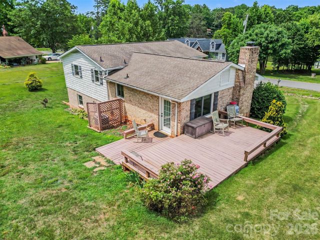 7107 Rolling Hills Drive, Sherrills Ford, NC 28673