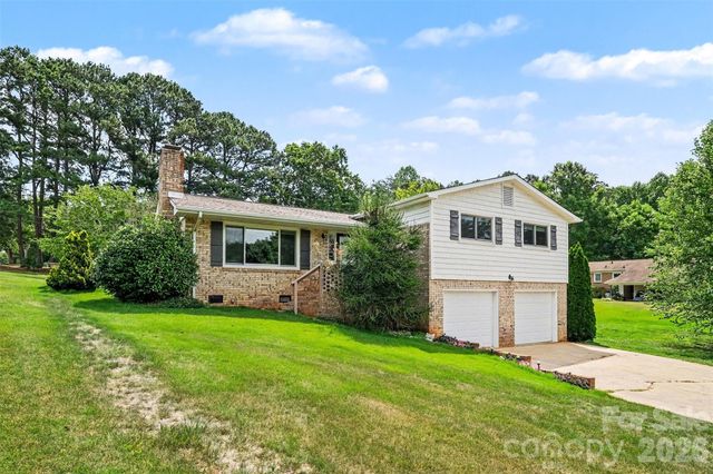 7107 Rolling Hills Drive, Sherrills Ford, NC 28673