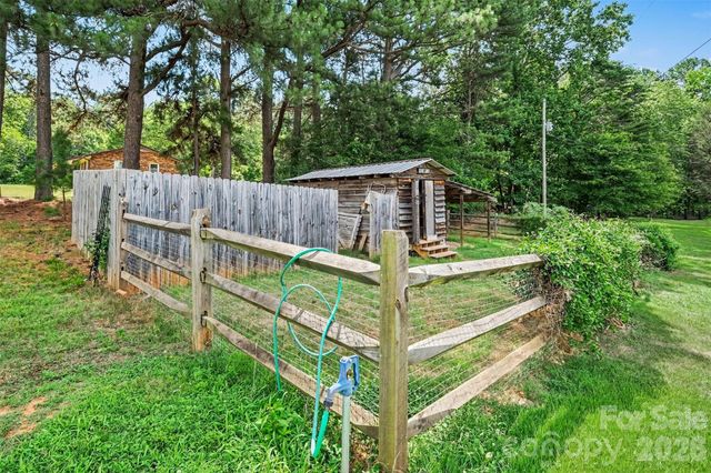 7107 Rolling Hills Drive, Sherrills Ford, NC 28673